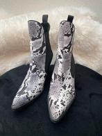 Zara laarzen boots met slangeprint maat 38, Kleding | Dames, Schoenen, Ophalen of Verzenden, Zo goed als nieuw, Zwart, Hoge laarzen