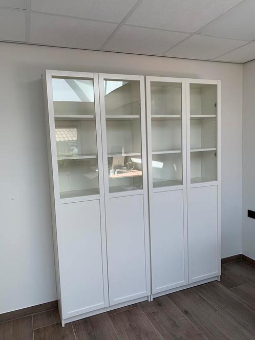 Ikea Billy/Oxberg boekenkast met Utrusta sluiting, Huis en Inrichting, Kasten | Boekenkasten, Zo goed als nieuw, 50 tot 100 cm