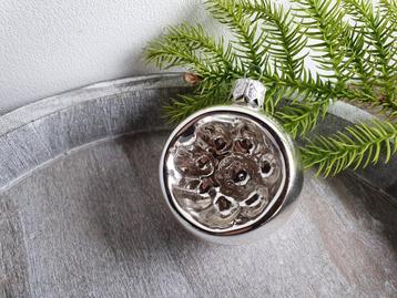 Vintage kerstbal deuk zilver klein 162 beschikbaar voor biedingen