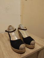 Nieuwe gesloten hiel- en teensandalen met sleehak en riempje, Zwart, Nieuw, Sandalen of Muiltjes, Ophalen of Verzenden