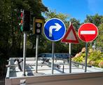 Verkeersborden, flitspaal en verkeerslicht om mee te spelen, Ophalen of Verzenden