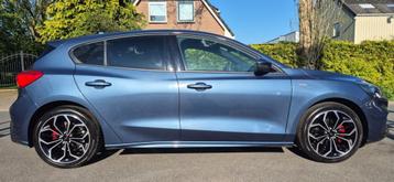 Ford FOCUS 1.0 EcoBoost Titanium X business automaat ST line beschikbaar voor biedingen