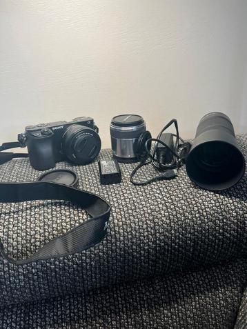 Sony a6000 + 3 lenzen 55-210 f4.5-6.3, 16-50 f3.5-5.6, macro beschikbaar voor biedingen