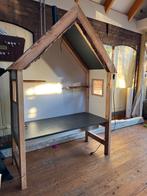 Leuk kinderhoekje/tekentafel/bureautje in vorm van huisje, Huis en Inrichting, Bureaus, Ophalen, Gebruikt, Bureau