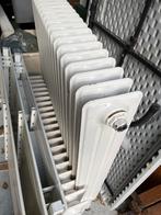 Oude Radiator - Klassiek Model, Doe-het-zelf en Verbouw, Verwarming en Radiatoren, Gebruikt, Radiator, Ophalen of Verzenden, 60 tot 150 cm