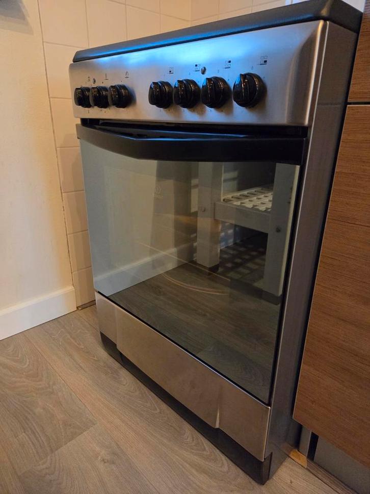 Indesit Fornuis Elektrisch, Huis en Inrichting, Kachels, Gebruikt, Vrijstaand, Overige soorten, Gas, Ophalen