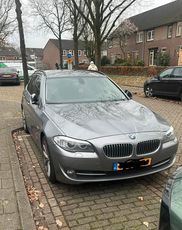 BMW 5-Serie 523I Touring 150KW Aut8 2011 Grijs, Auto's, BMW, Particulier, 5-Serie, Benzine, B, Stationwagon, Automaat, Geïmporteerd