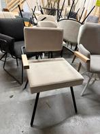 Beige stoel eiken armleuningen, Ophalen, Zwart, Leer, Zo goed als nieuw