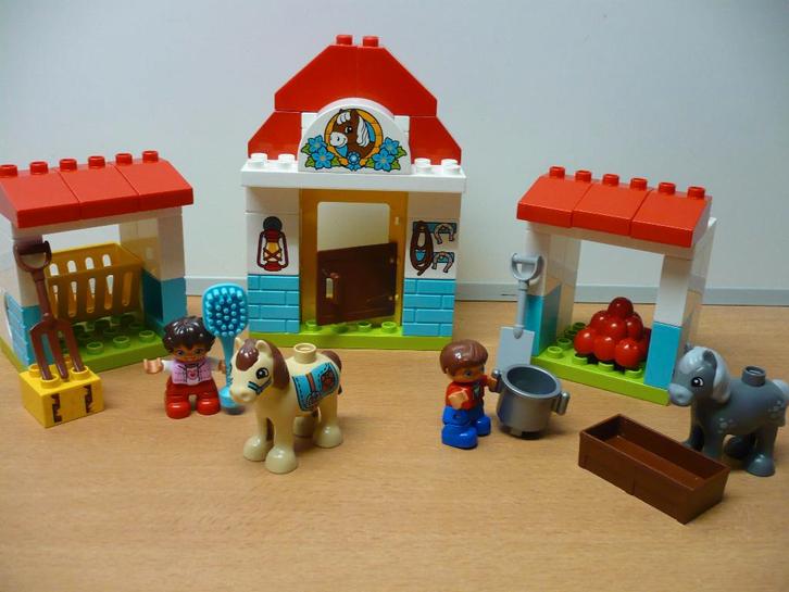 Duplo 10868 Ponystal met 2 kindpopjes en 2 pony's., Kinderen en Baby's, Speelgoed | Duplo en Lego, Zo goed als nieuw, Duplo, Complete set