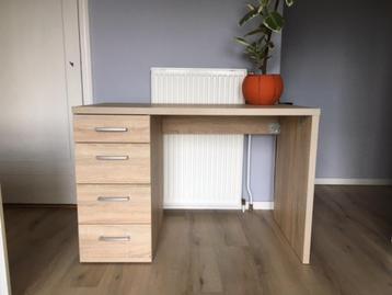 bureau beschikbaar voor biedingen