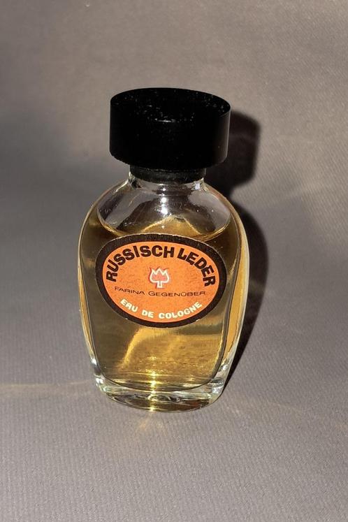 Volle parfum mini - Russisch leder, Verzamelen, Parfumverzamelingen, Zo goed als nieuw, Miniatuur, Gevuld, Ophalen of Verzenden