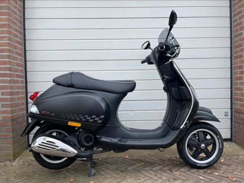 VESPA S 2013 45KM, Fietsen en Brommers, Scooters | Vespa, Zo goed als nieuw, Vespa S, Maximaal 45 km/u, Benzine, Ophalen of Verzenden