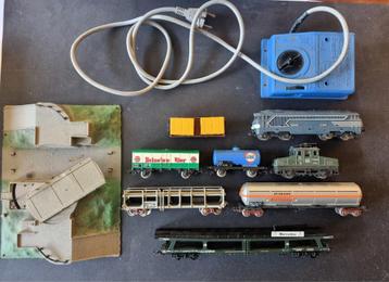 Jouef  H0- 2 locomotieven en 7 wagens, transformator beschikbaar voor biedingen