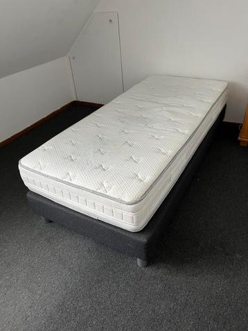 1pers boxspring beschikbaar voor biedingen