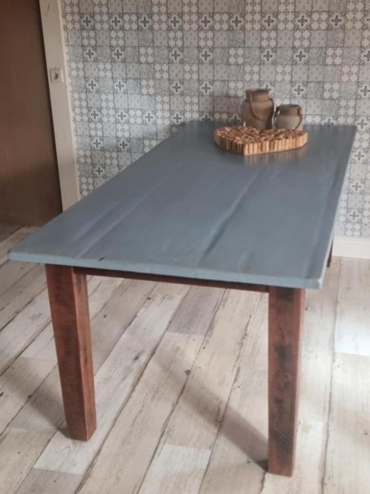 Robuuste koloniale eettafel met blauw blad, Huis en Inrichting, Tafels | Eettafels, Gebruikt, 50 tot 100 cm, 200 cm of meer, Rechthoekig