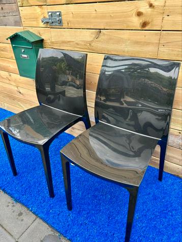 Allibert stapelbare stoelen (2 stuks) leuk op je balkon!! beschikbaar voor biedingen