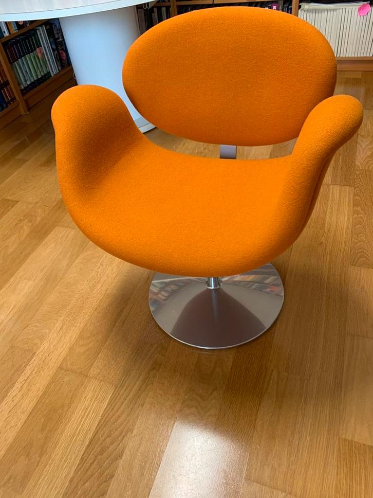 Artifort Little Tulip Eetkamerstoel, Huis en Inrichting, Fauteuils, Zo goed als nieuw, Stof, 50 tot 75 cm, Minder dan 75 cm, Ophalen