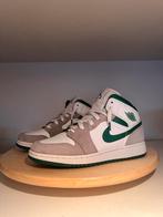Air Jordan 1 Mid Grey Green, Ophalen of Verzenden, Sneakers of Gympen, Jordan, Gedragen