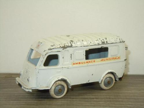Renault 1000KGS Ambulance Municipale - CIJ France, Hobby en Vrije tijd, Modelauto's | 1:43, Gebruikt, Auto, Overige merken, Verzenden