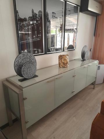 Dressoir Matglas met grijs stalen frame 240x50x87 cm beschikbaar voor biedingen