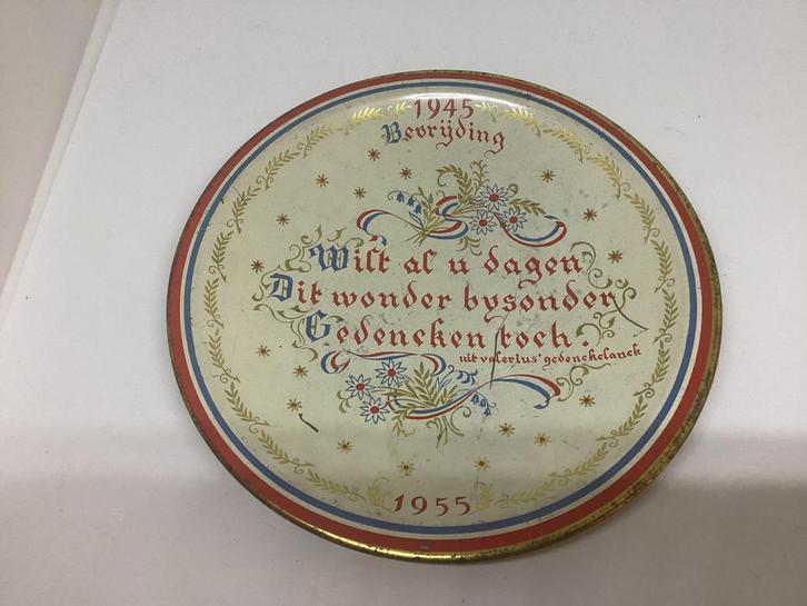 Herdenkingsbord Bevrijding 1945 - 1955, Antiek en Kunst, Antiek | Wandborden en Tegels, Ophalen of Verzenden