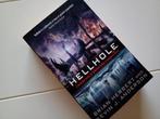 Boek Hellhole door Brian Herbert en Kevin J. Anderson Engels, Ophalen of Verzenden, Gelezen, Brian Herbert