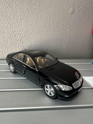 AUTOART S-KLASSE W221 MERCEDES BENZ beschikbaar voor biedingen