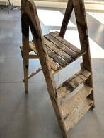 Antiek Houten Trapje - Decoratief, Doe-het-zelf en Verbouw, Ladders en Trappen, Ophalen, Gebruikt, Trap, Opvouwbaar of Inschuifbaar