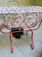 Smeedijzeren poppen wiegje, Ophalen