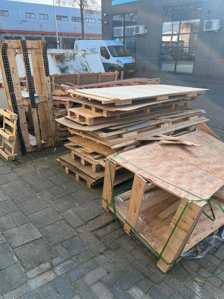 GRATIS Hout Pallets A Brandbaar Hout, Tuin en Terras, Haardhout, Minder dan 3 m³, Ophalen