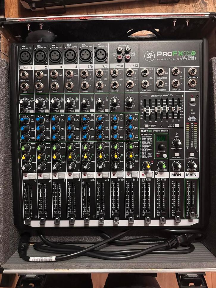 Mackie ProFX12v2 Mengpaneel, Muziek en Instrumenten, Mengpanelen, Gebruikt, 10 tot 20 kanalen, Microfooningang, Ophalen of Verzenden