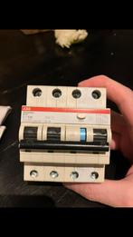 Abb b16 aardlekautomaat 4 polig, Ophalen of Verzenden, Gebruikt