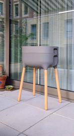 Urbalive grijze plantenbak op pootjes met waterreservoir, Ophalen, Kunststof, Minder dan 60 cm, Zo goed als nieuw