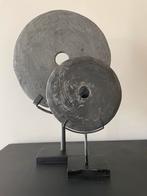 Stenen Wielen op Statief | Landelijk sober chique, Huis en Inrichting, Ophalen