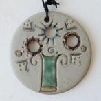 Hannie Mein. Aardewerk hanger / object., Antiek en Kunst, Antiek | Keramiek en Aardewerk, Verzenden