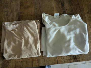 2 x dames T Shirt s beschikbaar voor biedingen