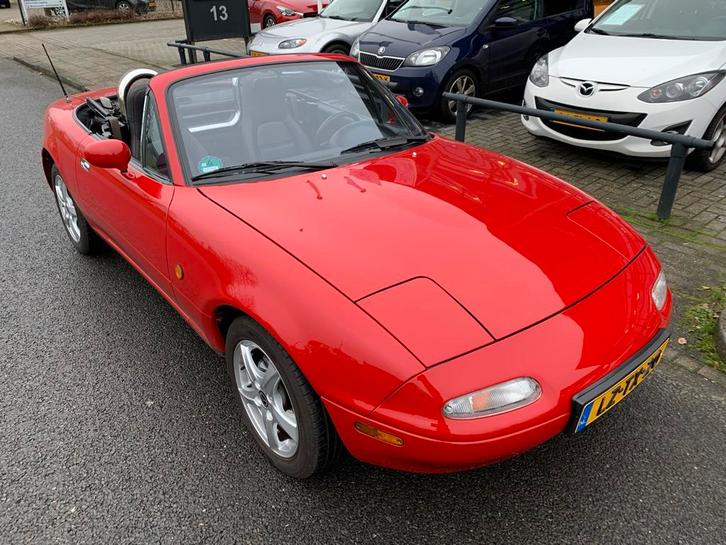 Mazda MX-5 1.6 U9 1990 Rood, Auto's, Mazda, Particulier, MX-5, Benzine, Cabriolet, Handgeschakeld, Geïmporteerd, Rood, Achterwielaandrijving