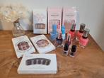 Prachtig pakket met 9 nagellakjes en 6 press-on nails, Ophalen of Verzenden, Nieuw, Handen en Nagels, Make-up