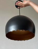 Hanglamp zwart met goudkleurige binnenkant, Ophalen of Verzenden, Zo goed als nieuw, Minder dan 50 cm