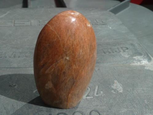 Maansteen rood (01), Verzamelen, Mineralen en Fossielen, Mineraal, Ophalen of Verzenden