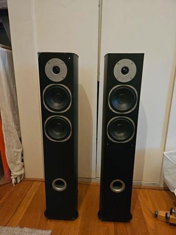 2 hoge speakers