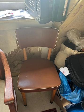 Vintage Bruine Stoel beschikbaar voor biedingen
