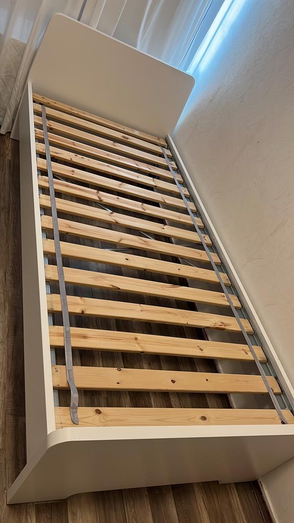 Ikea bed, Huis en Inrichting, Slaapkamer | Bedden, Zo goed als nieuw, Eenpersoons, 90 cm, Hout, Wit, Ophalen