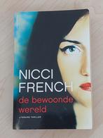 Nicci French - De Bewoonde Wereld, Ophalen of Verzenden, Gelezen
