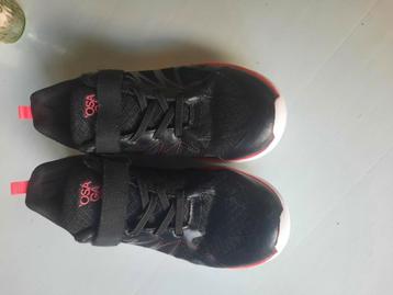 Osaga gymschoenen meisje maat 35 beschikbaar voor biedingen