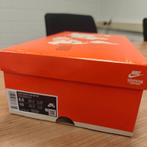 Nike Dunk Low Limited - Stranger Things - maat 42, Kleding | Heren, Schoenen, Nike SB, Overige kleuren, Nieuw, Ophalen of Verzenden