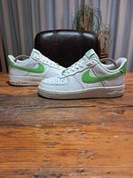 Nike Air Force 1 'Action Green' Size 37,5, Kleding | Dames, Wit, Nike, Ophalen of Verzenden, Sneakers of Gympen