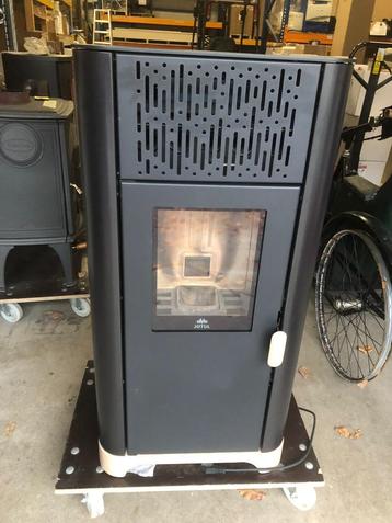 Pelletkachel Jotul PF 733 Gebruikt beschikbaar voor biedingen