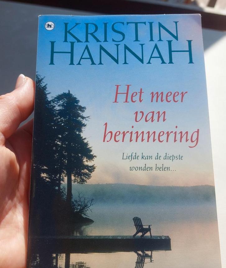 Het Meer van Herinnering - Kristin Hannah, Boeken, Romans, Zo goed als nieuw, Ophalen of Verzenden
