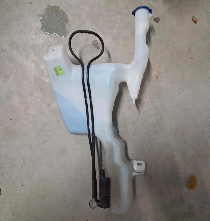 Ruitensproeierreservoir **FORD FIESTA MK7** T/m 2017 + POMP!, Auto-onderdelen, Ruiten en Toebehoren, Ford, Gebruikt, Ophalen of Verzenden